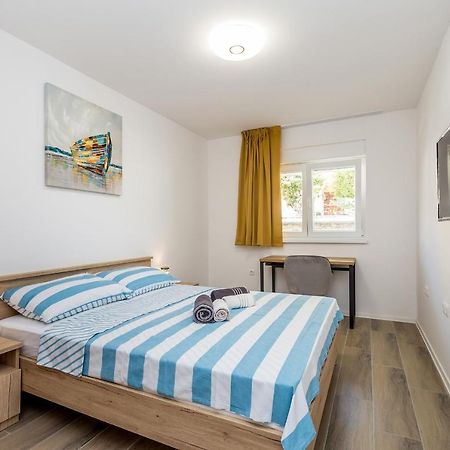 Holiday House Sunlight With Heated Pool Malinska Buitenkant foto