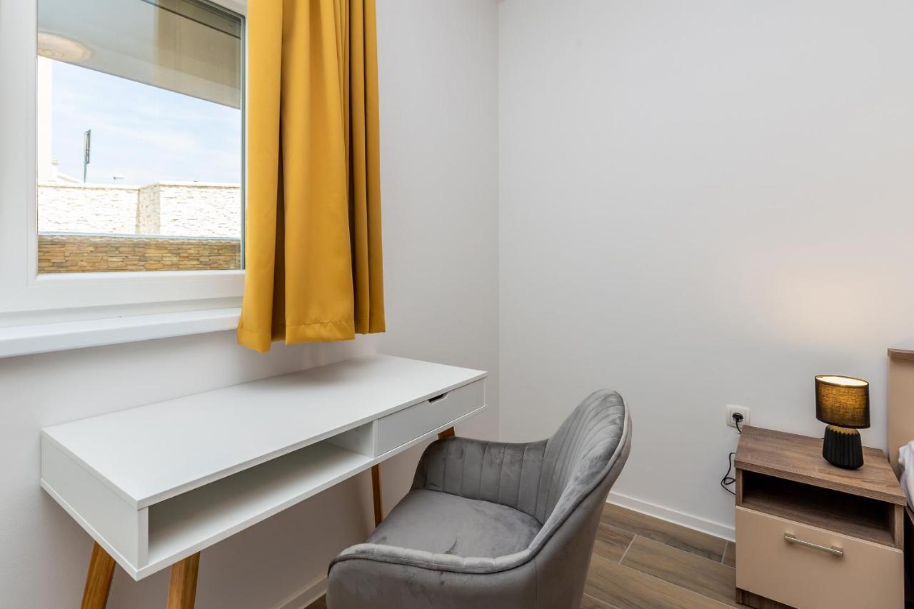 Holiday House Sunlight With Heated Pool Malinska Buitenkant foto