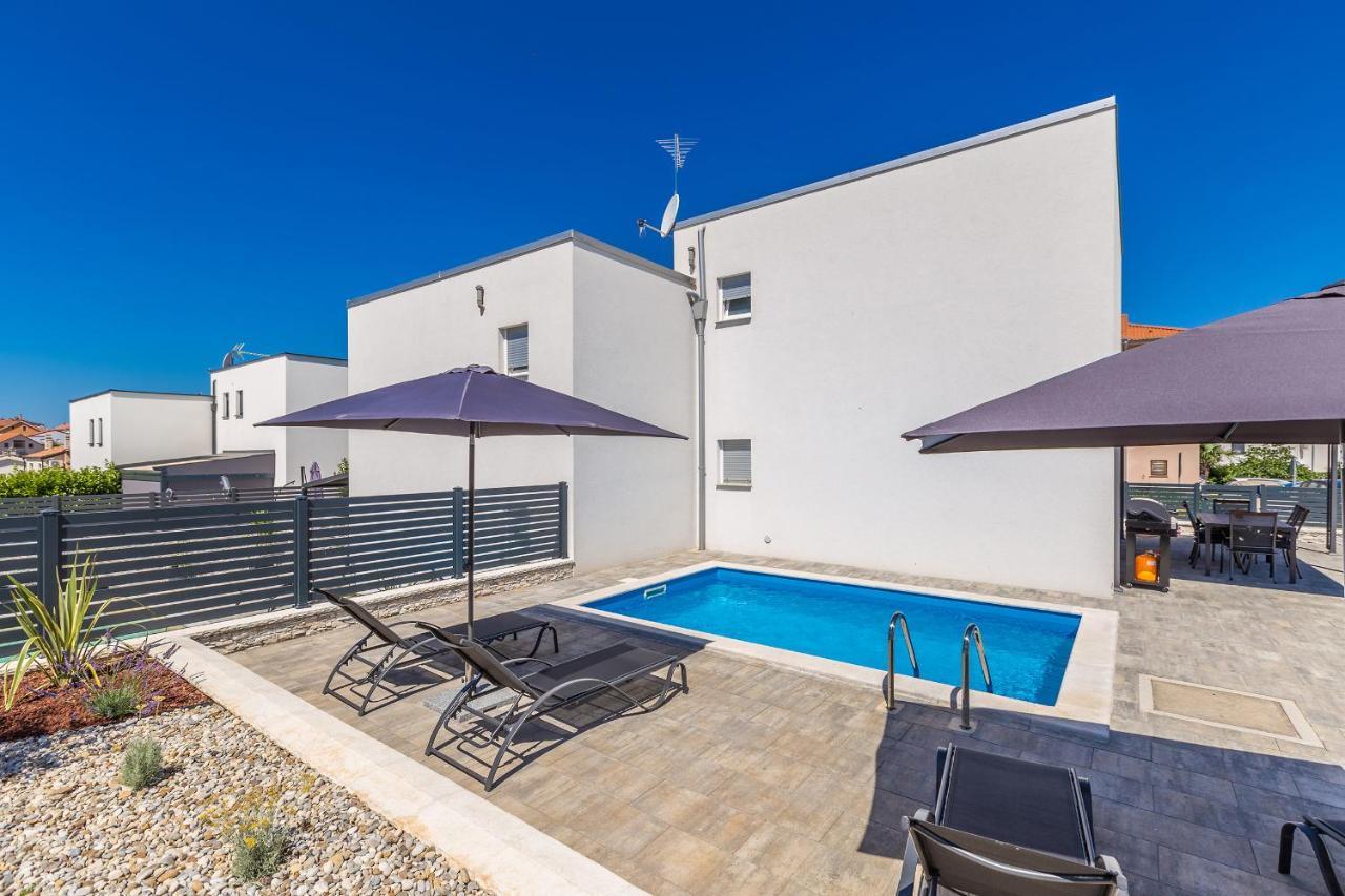 Holiday House Sunlight With Heated Pool Malinska Buitenkant foto
