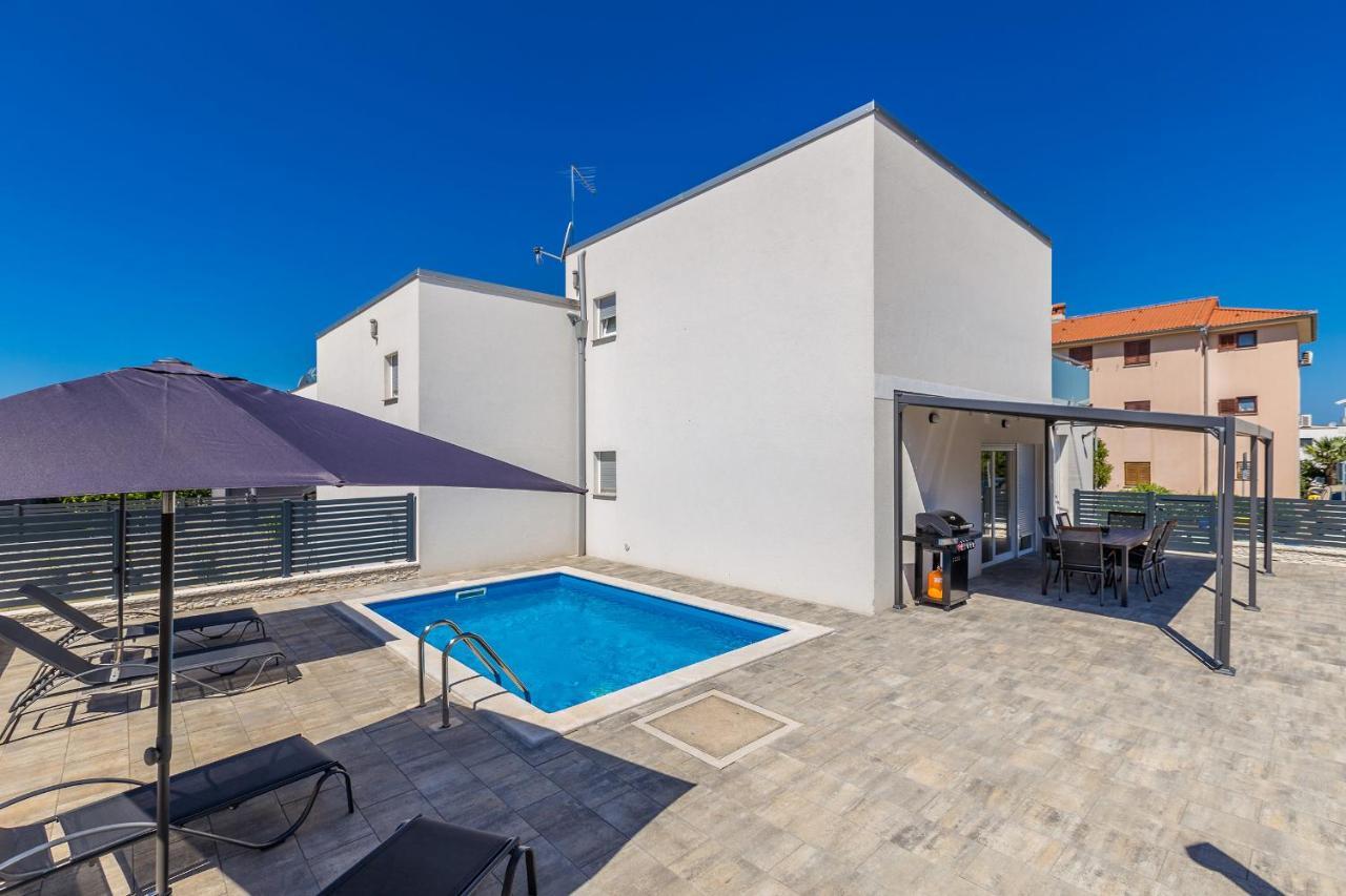 Holiday House Sunlight With Heated Pool Malinska Buitenkant foto