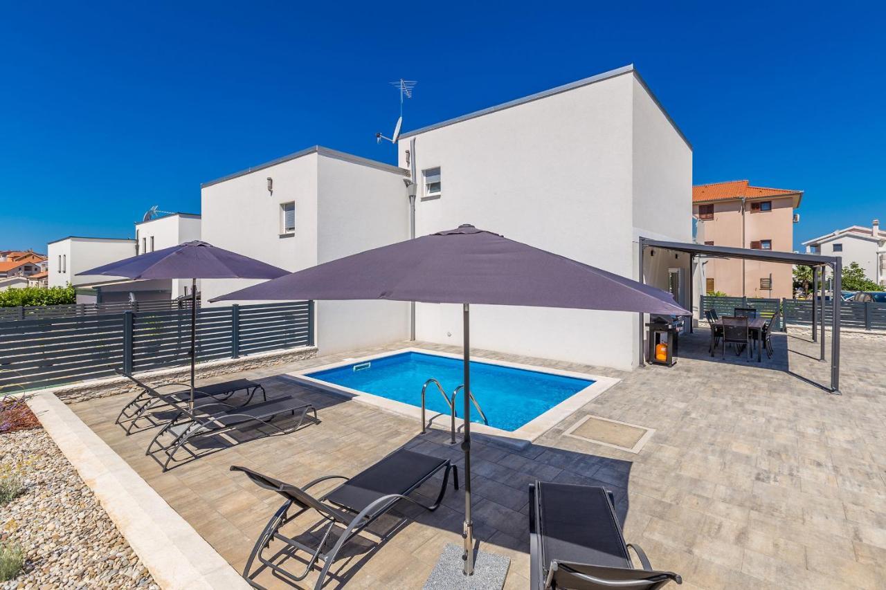 Holiday House Sunlight With Heated Pool Malinska Buitenkant foto